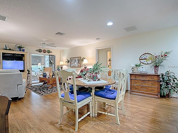 4th image of 3486 Auburndale Ave