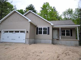 27 Thornapple Dr, Gansevoort, NY 12831