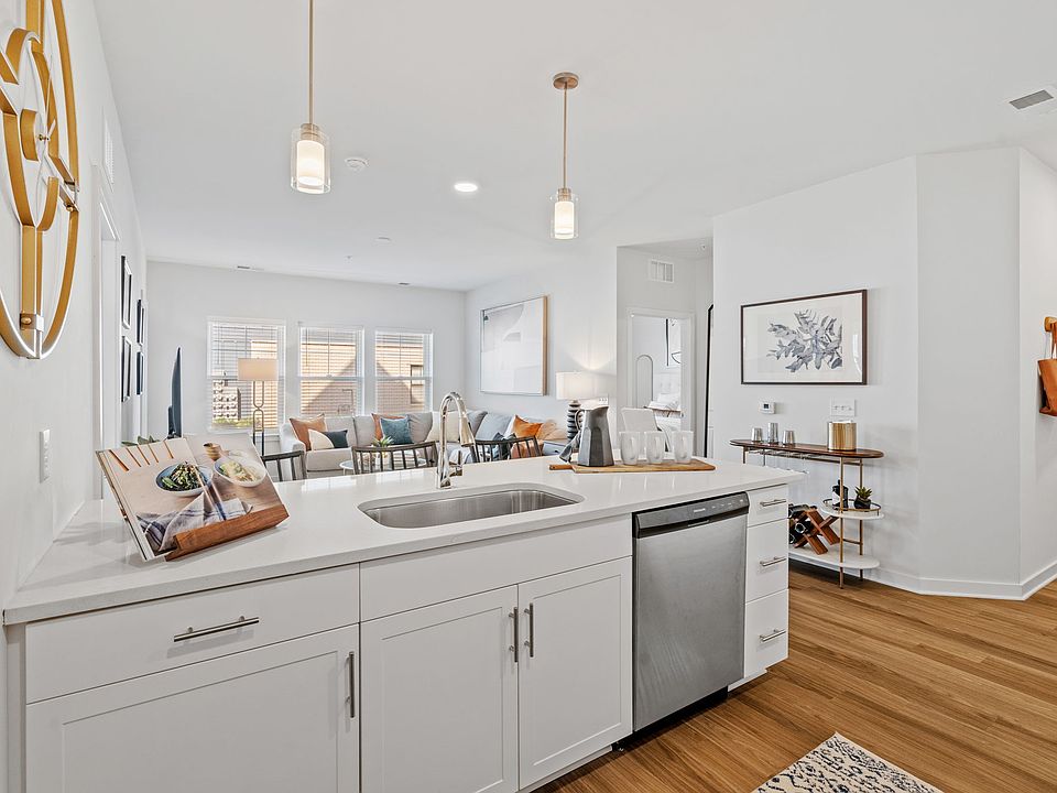 Miles - 2 Bed / 2 Bath - 1,098 Sq.Ft.
