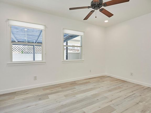4th image of 1208 Bay St #A