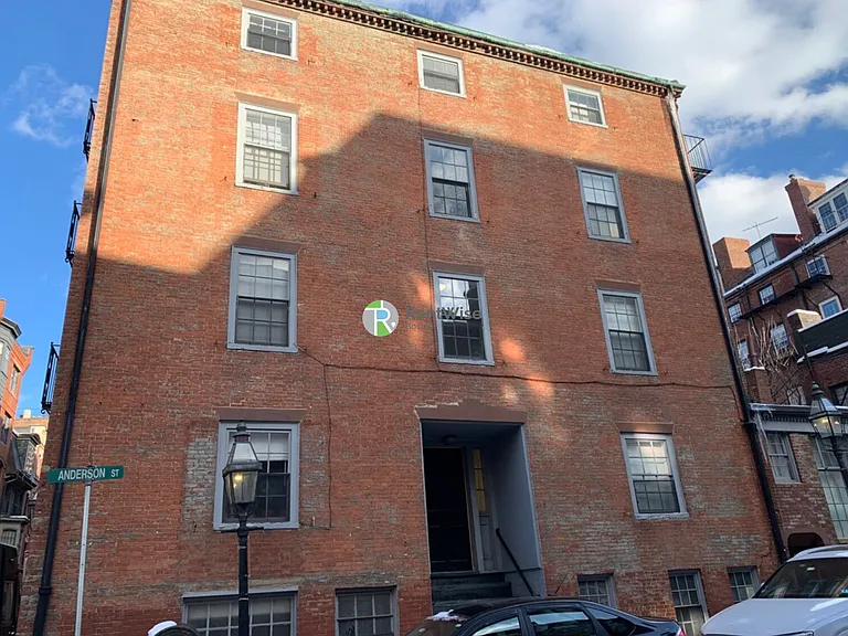 58 Anderson St #1 — Photo 4