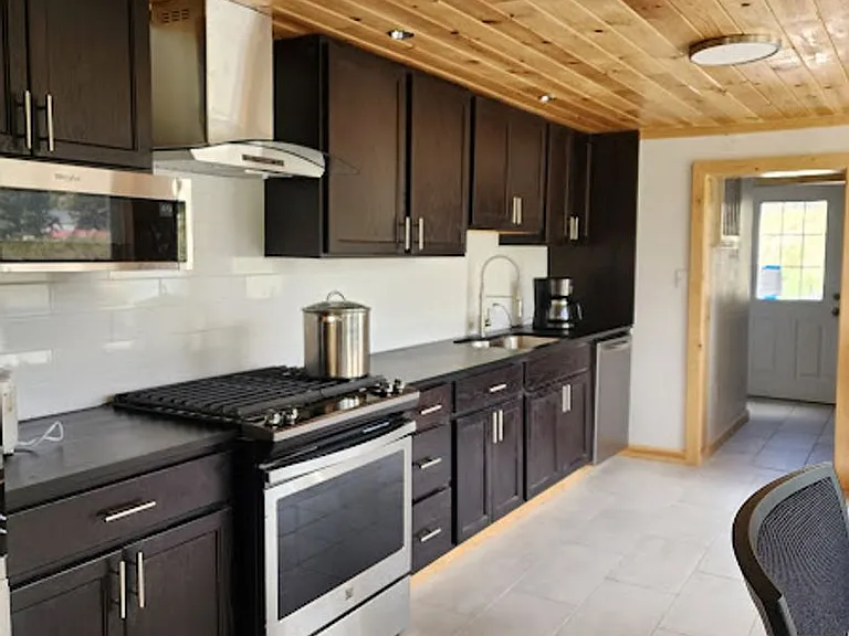 210 E Mountain Ave — Photo 10
