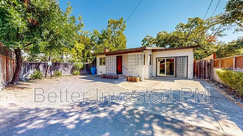 18196 Macfarlane Dr photo 1