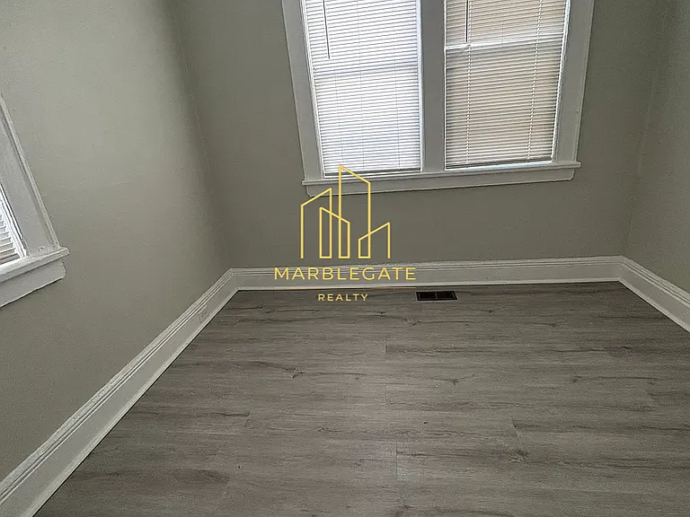 35-37 Hanford St #11R — Photo 7