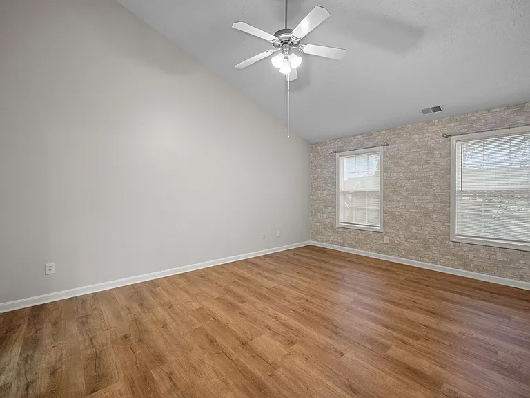 10945 Symington Cir — Photo 29