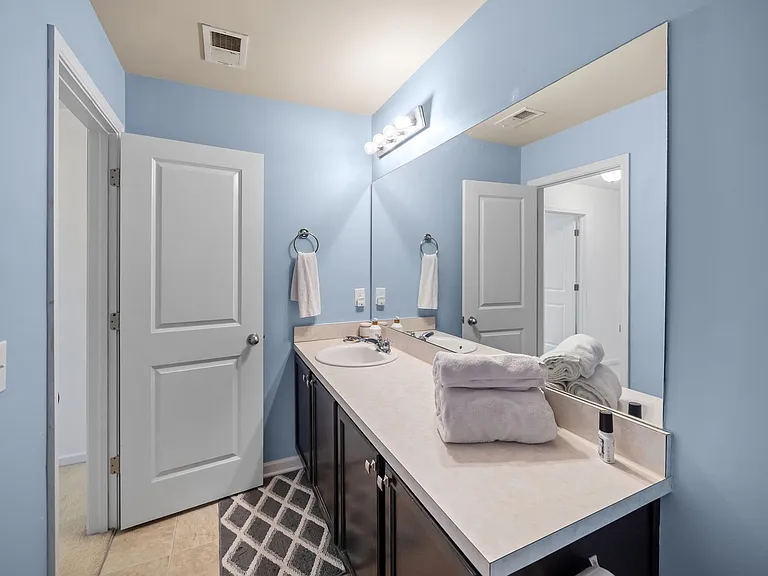 415 Valdez Ct — Photo 47