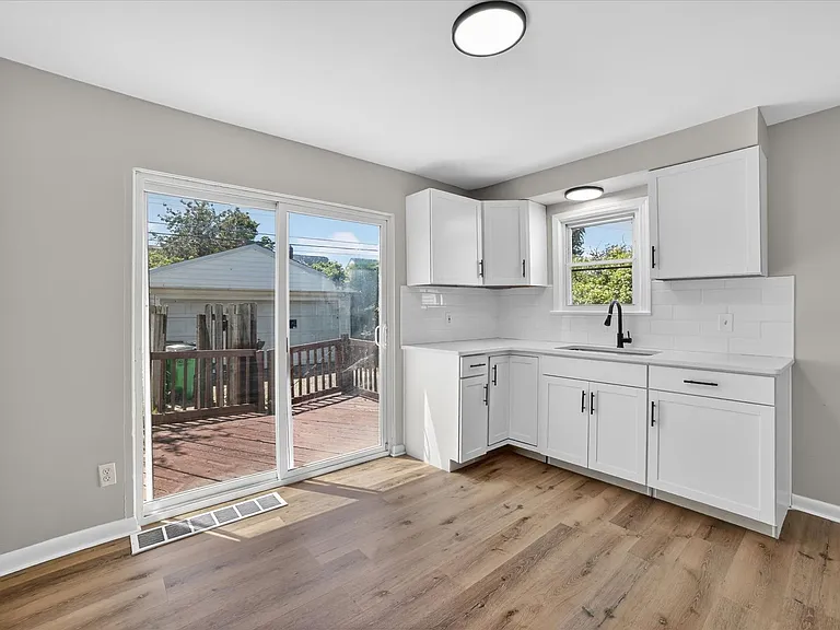 13776 Shady Oak Blvd — Photo 5