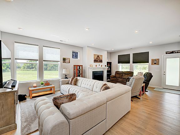 4th image of 860 Stone Trace Ct