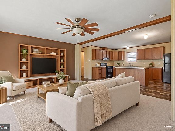 4th image of 223 Forest Green Rd