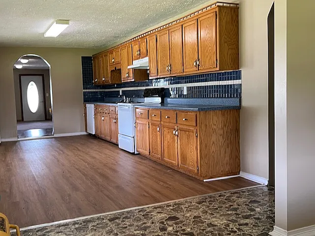 942 W 3rd Ave — Photo 3