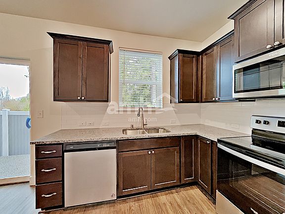 3rd image of 2105 104th Dr SE