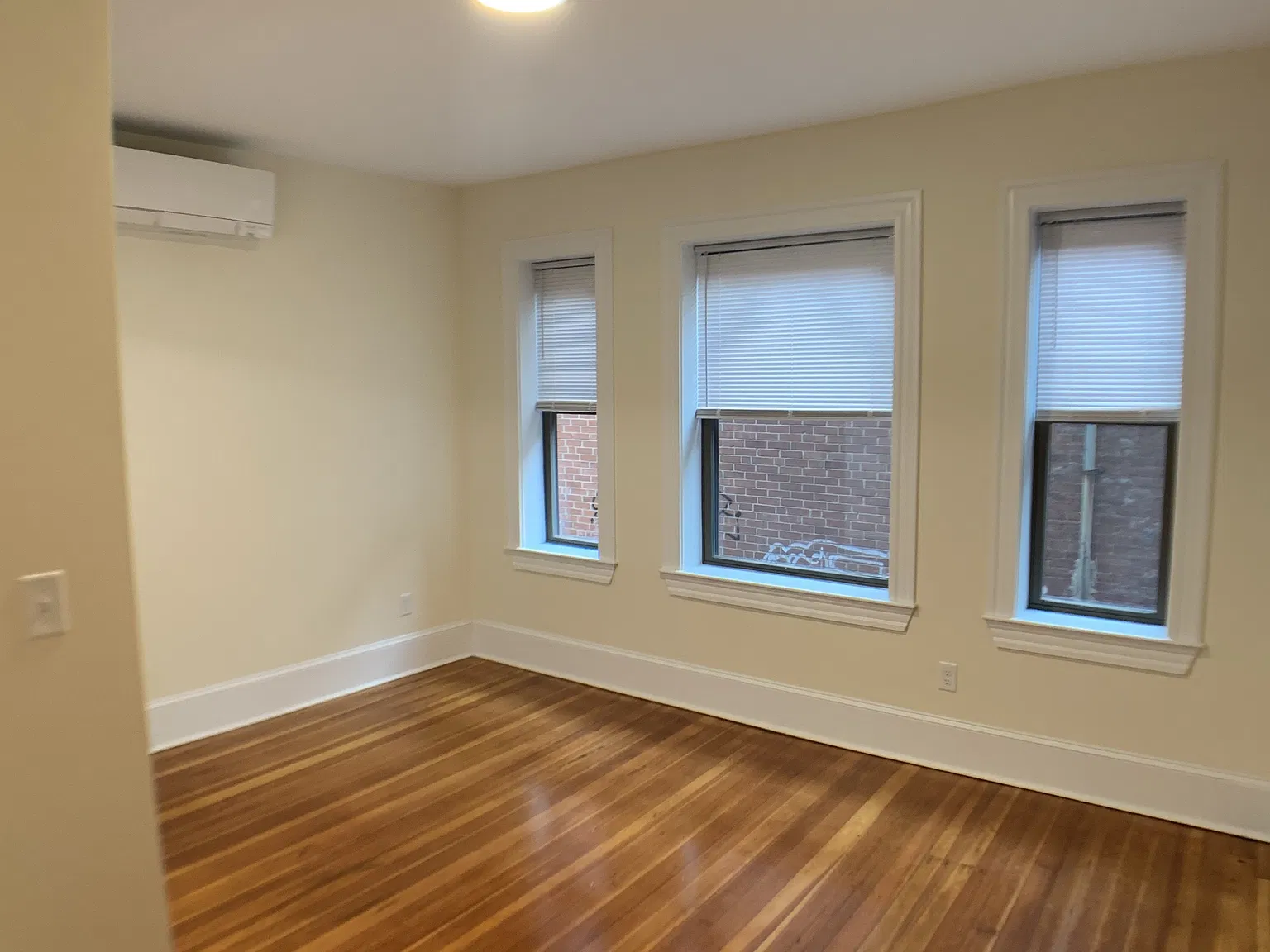 9, 11 Seaverns Avenue - 1R — Photo 2