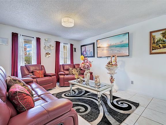 2nd image of 9824 SURREY RIDGE ROAD