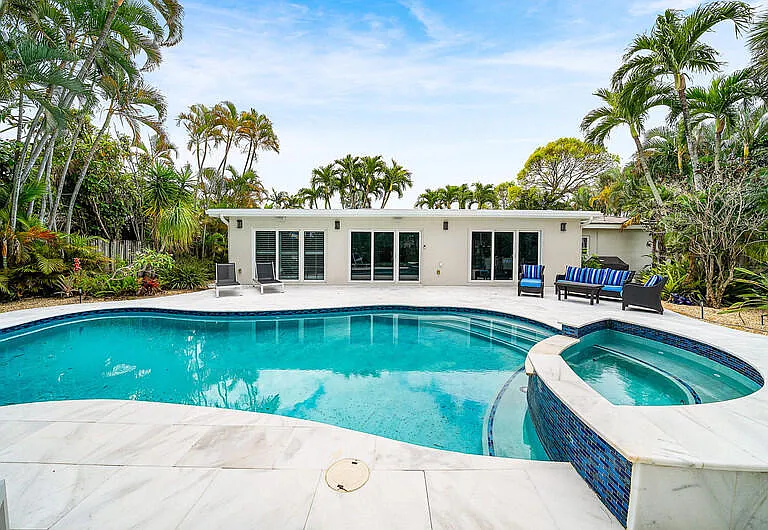 1733 Coral Gardens Dr — Photo 37