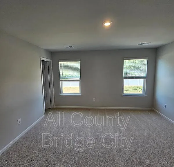 157 Randwick Ln — Photo 4