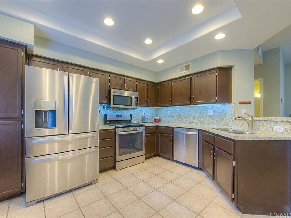 1st image of 5 Breakers Ln