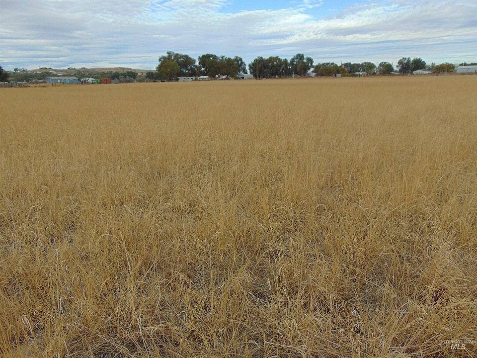 1st image of Saddlehorn Ln