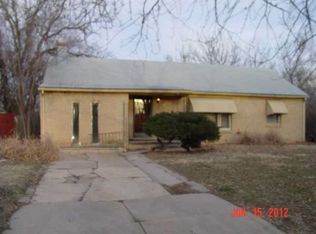 862 Lexington Rd, Wichita, KS 67218
