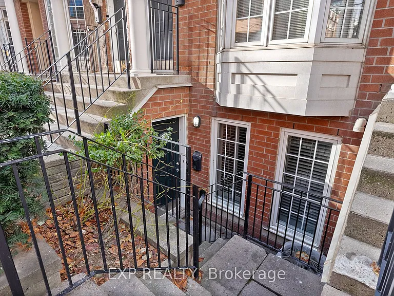 12 B Portland St #Townhouse B — Photo 22