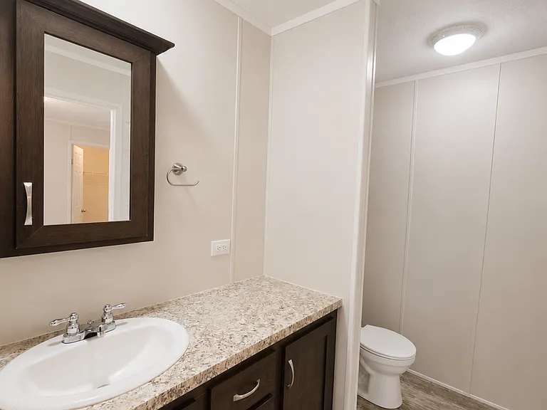 2 E Manor St #2B — Photo 5