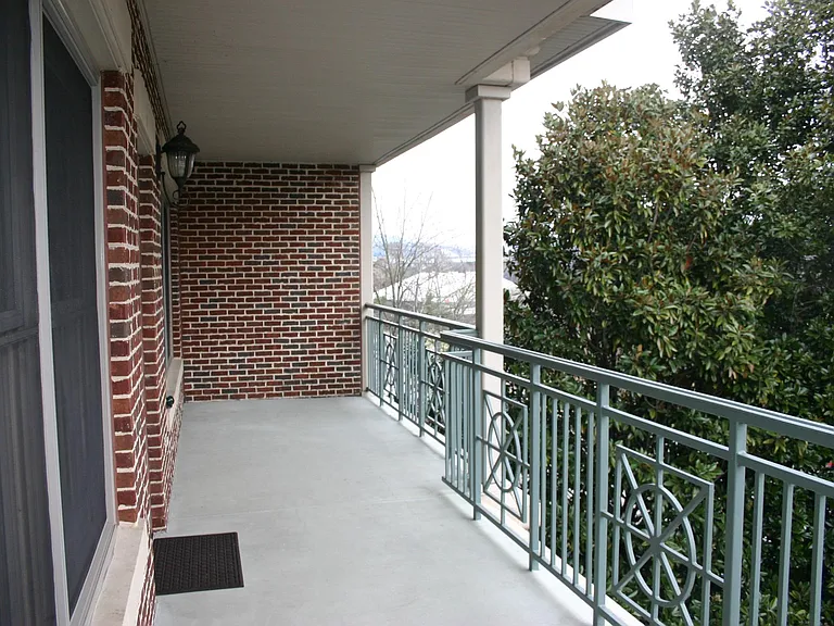733 Battery Pl #204 — Photo 4