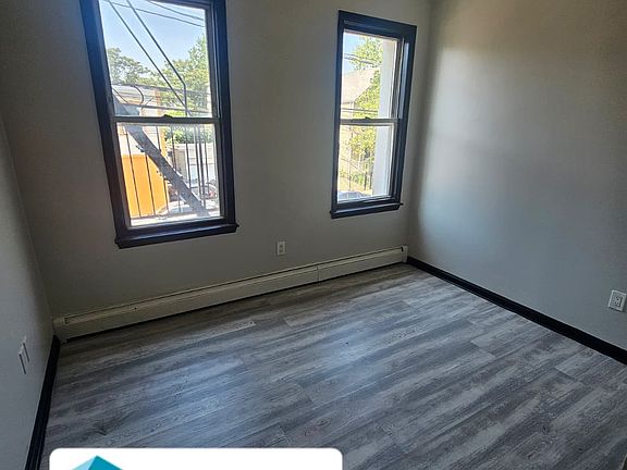 5th image of 305-306 Magnolia Ave #3