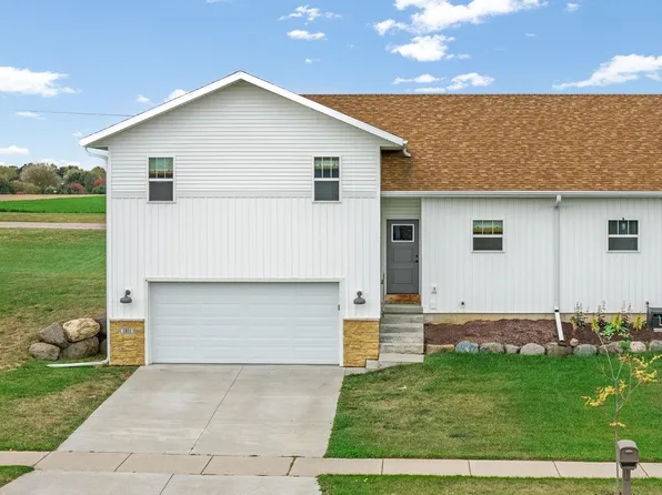 1811 Park View Dr, Baraboo, WI 53913
