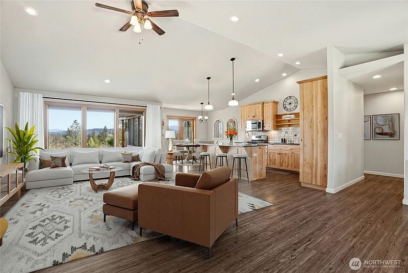 3rd image of 34212 N Vista Point Lane