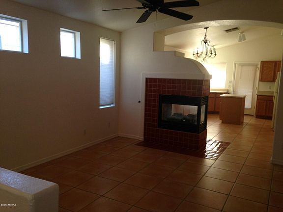 4th image of 102 S Laurelton Way