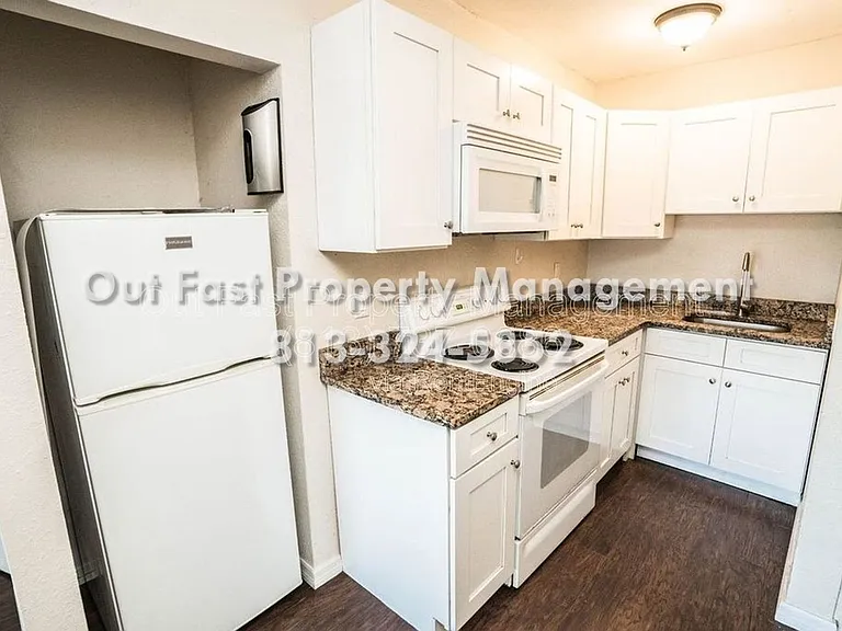 537 2nd St N #C — Photo 4