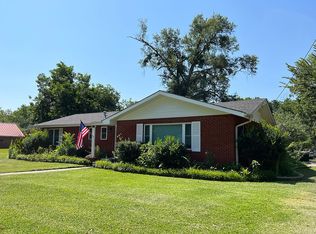 421 W Buchanan St, Mineola, TX 75773