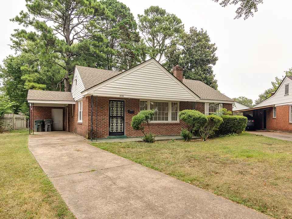 3996 Canterbury Dr
