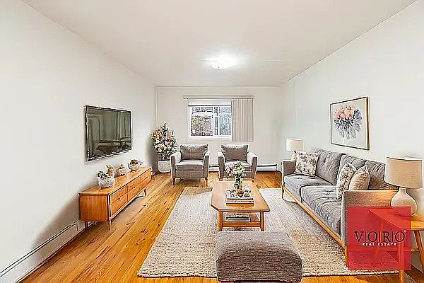 1st image of 3121 41st St