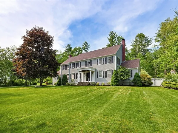 5 Hickory Dr, Medfield, MA 02052