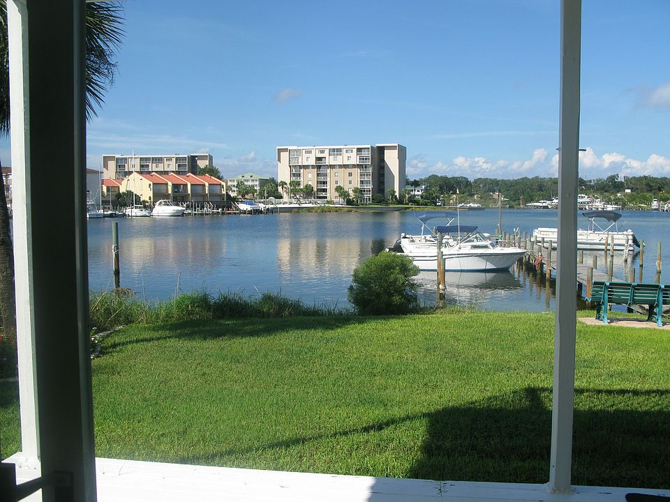 Walk out your door to boat dock!