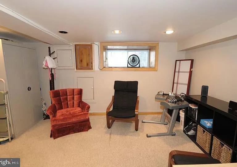 324 Dawson St — Photo 14