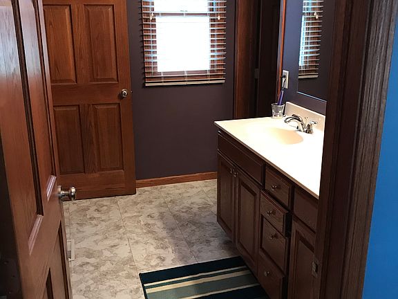 Upstairs/Master Bath