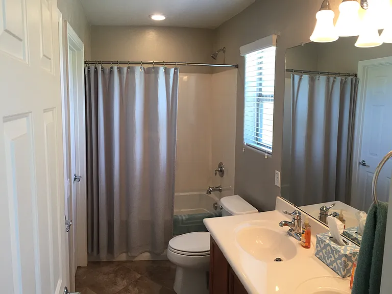 2022 W Marconi Ave — Photo 15