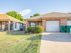 933 Rosewood Dr, Harker Heights, TX