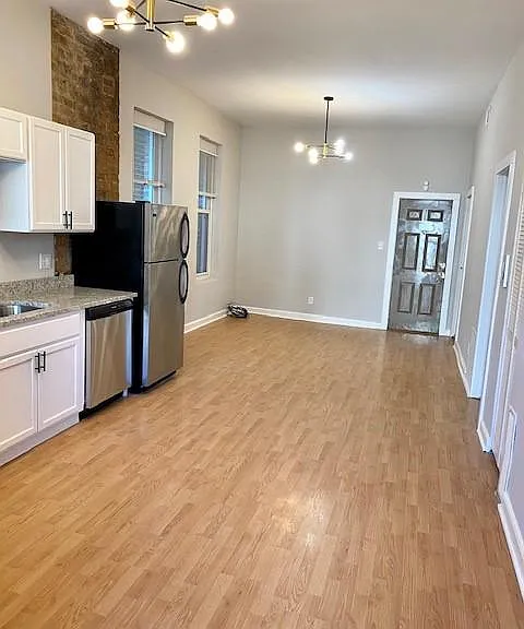 2634 W Thomas St #1R — Photo 2