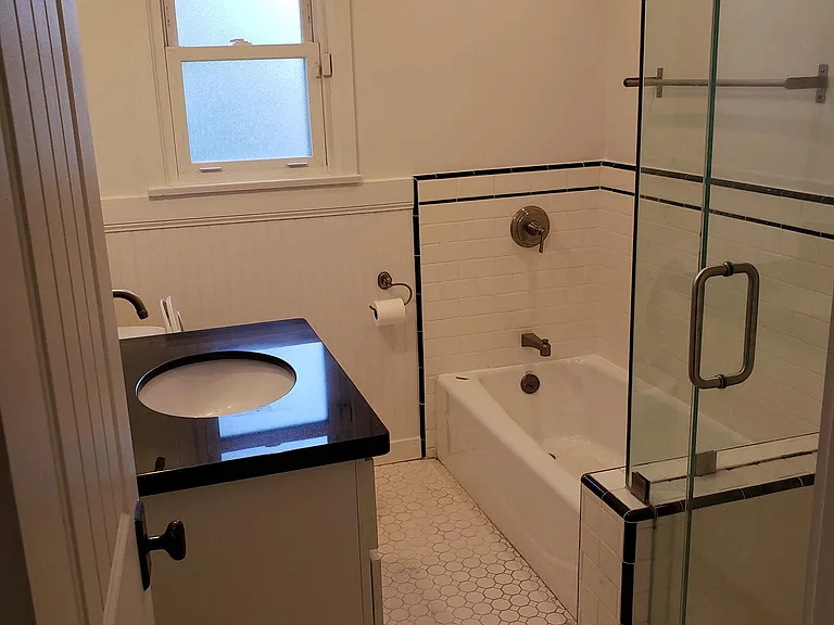 8913 Beverlywood St — Photo 10