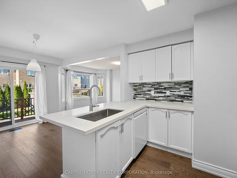 86 Breeze Dr — Photo 12