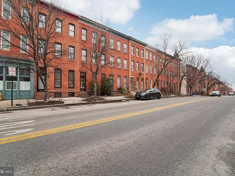 2206 E Baltimore St — Photo 36