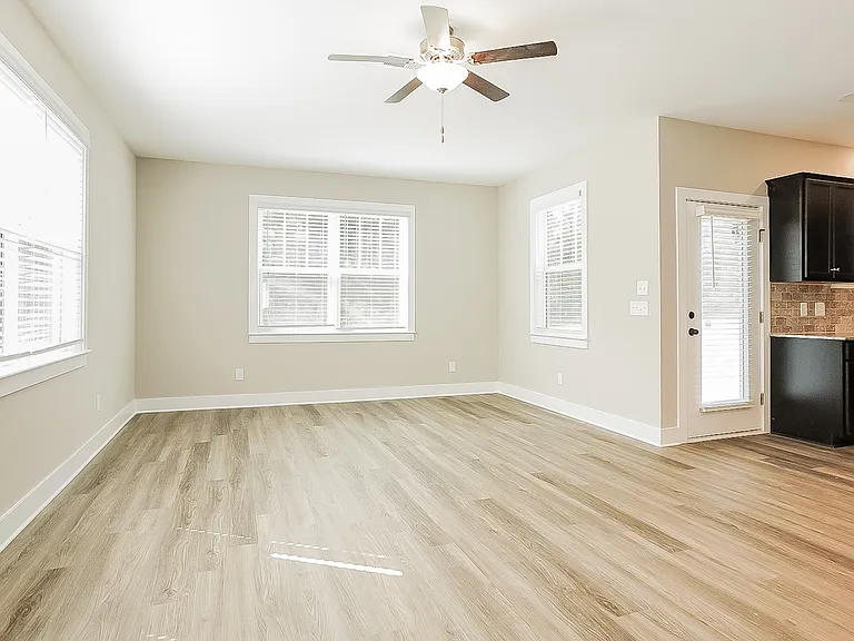 1419 Feldspar Ct — Photo 2