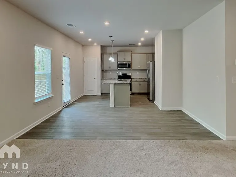 7130 Amberhouse Dr — Photo 3