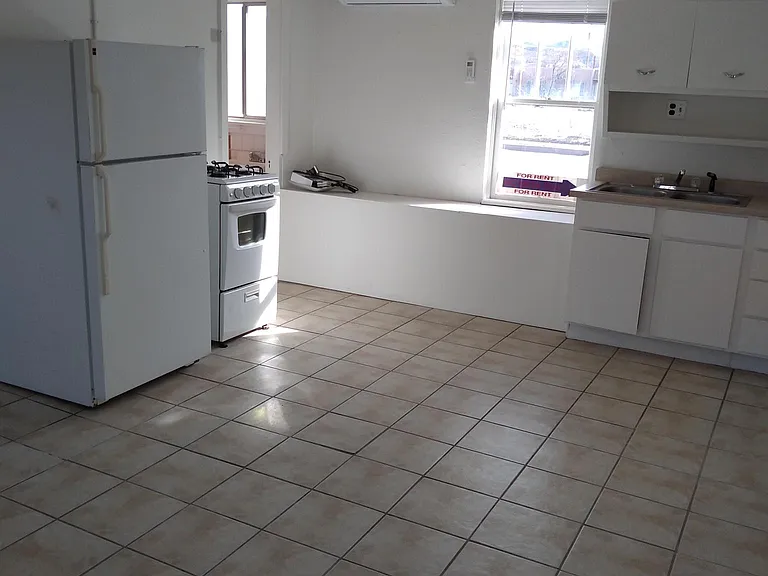 470 S Foch St #9 — Photo 8