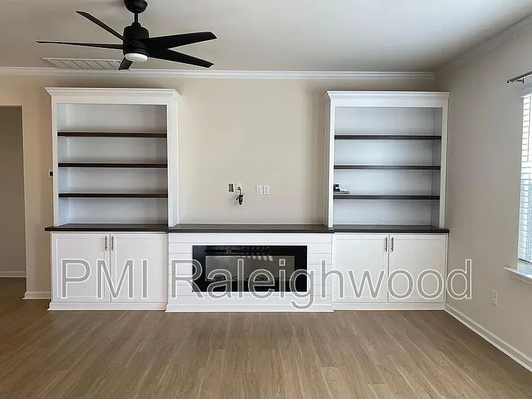 2124 Fox Chapel Pl — Photo 10