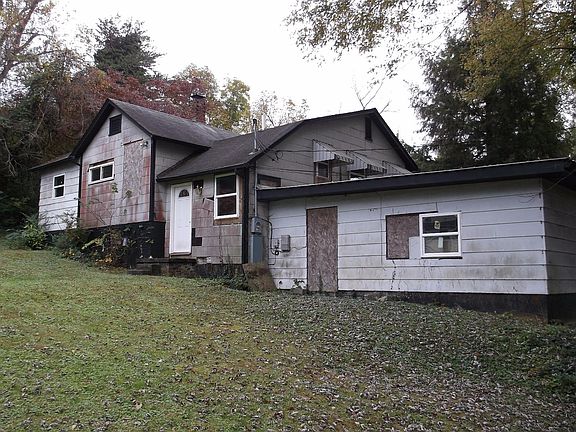 4th image of 5501 NE Colonial Cir