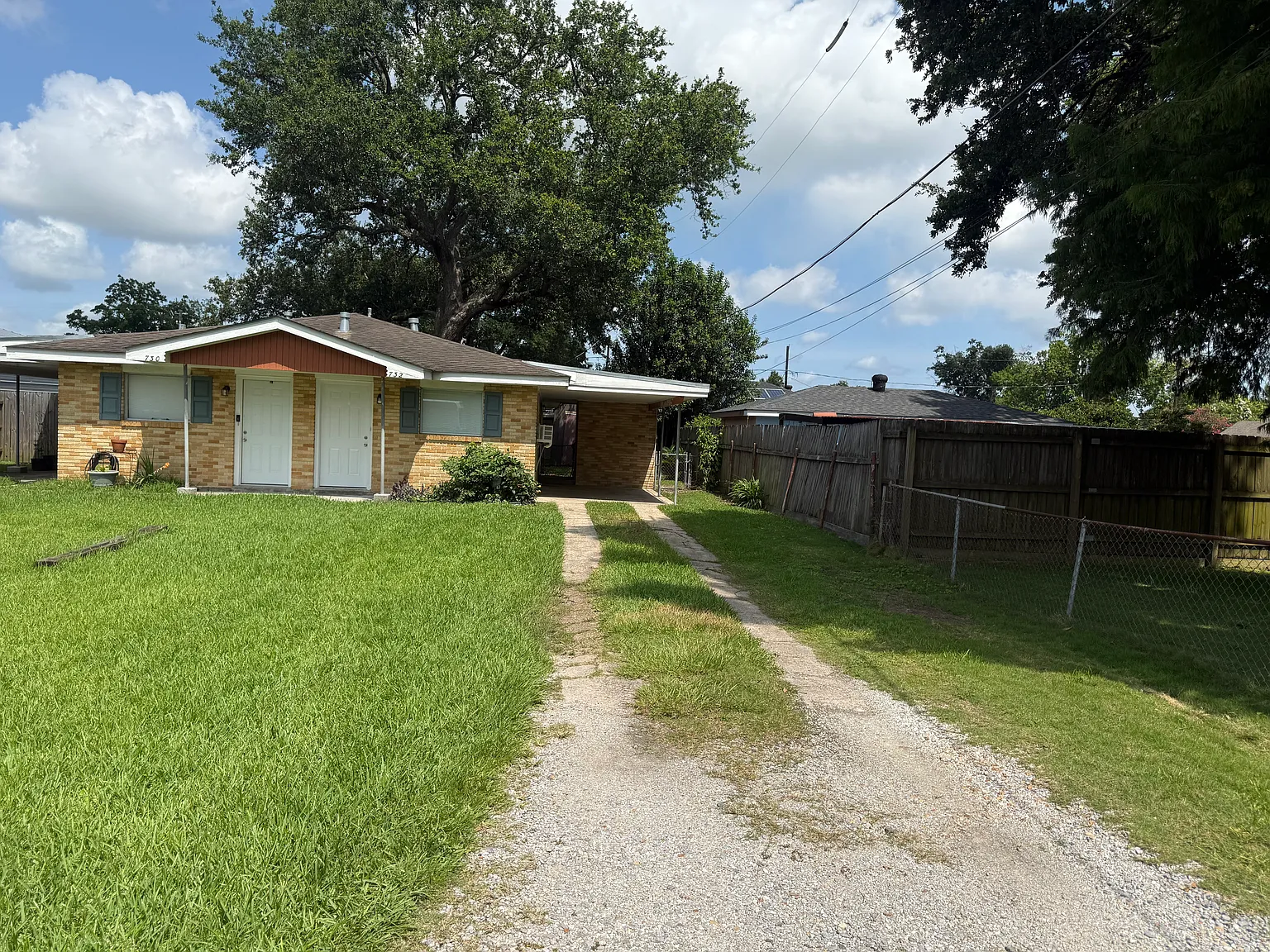 732 Arnold Ave — Photo 2