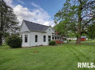 326 N Walnut St, Versailles, IL 62378